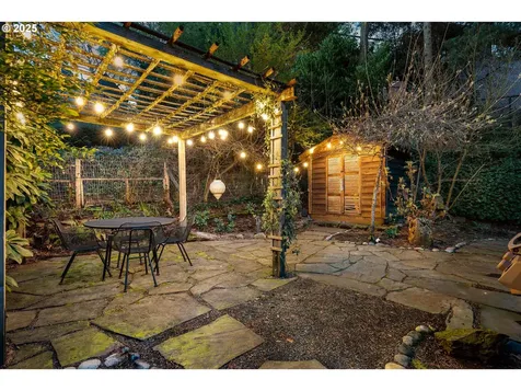 6501 SE Morrison Street Portland OR 97215