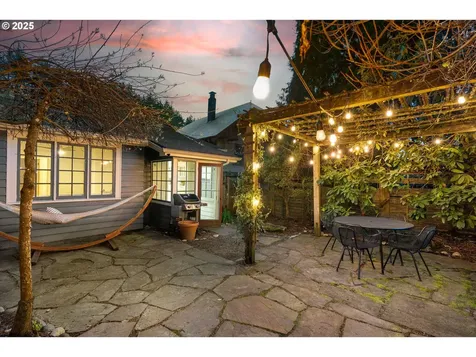 6501 SE Morrison Street Portland OR 97215