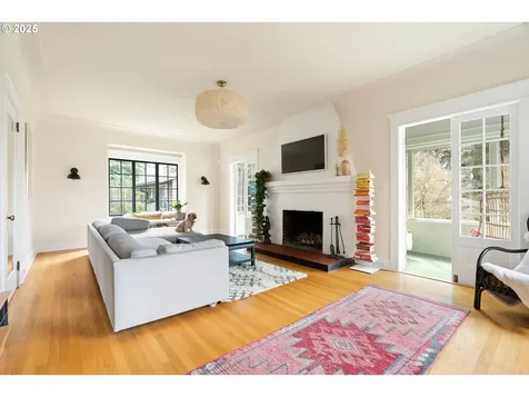 6501 SE Morrison Street Portland OR 97215