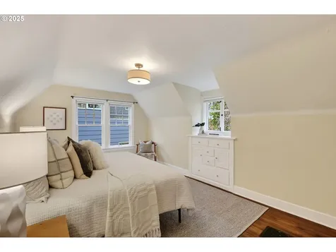 7737 SE 17th Avenue Portland OR 97202