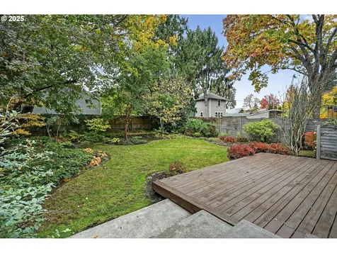 7737 SE 17th Avenue Portland OR 97202