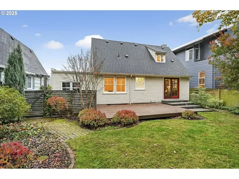 7737 SE 17th Avenue Portland OR 97202