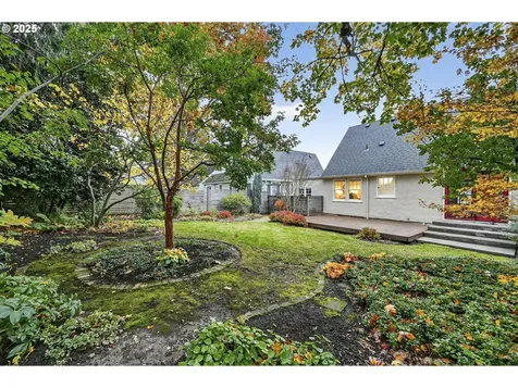 7737 SE 17th Avenue Portland OR 97202