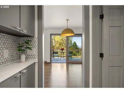 3327 SW Heather Lane Portland OR 97201