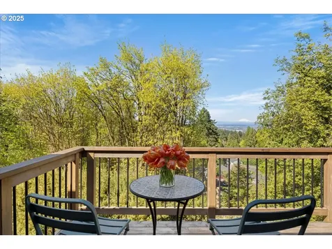 3327 SW Heather Lane Portland OR 97201