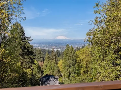 3327 SW Heather Lane Portland OR 97201
