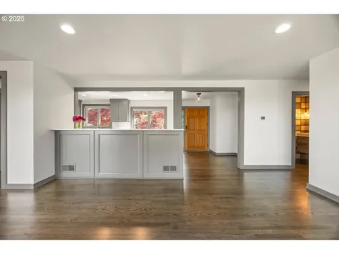 3327 SW Heather Lane Portland OR 97201