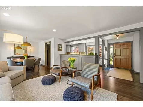 3327 SW Heather Lane Portland OR 97201