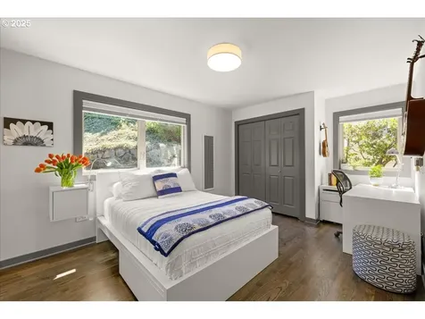 3327 SW Heather Lane Portland OR 97201
