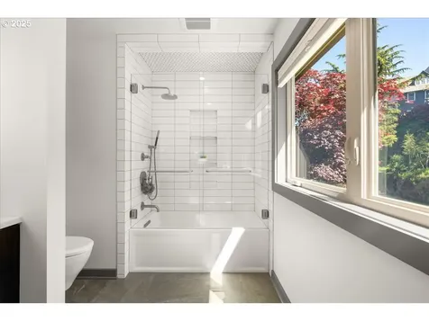 3327 SW Heather Lane Portland OR 97201