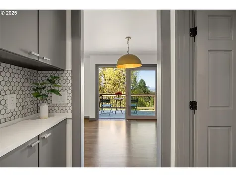 3327 SW Heather Lane Portland OR 97201