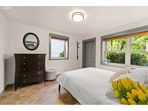 3327 SW Heather Lane Portland OR 97201