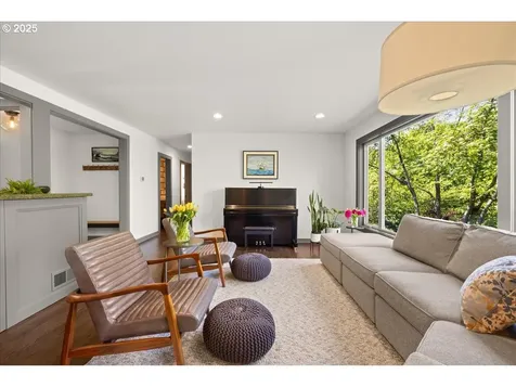 3327 SW Heather Lane Portland OR 97201