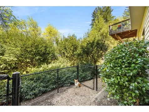 3327 SW Heather Lane Portland OR 97201
