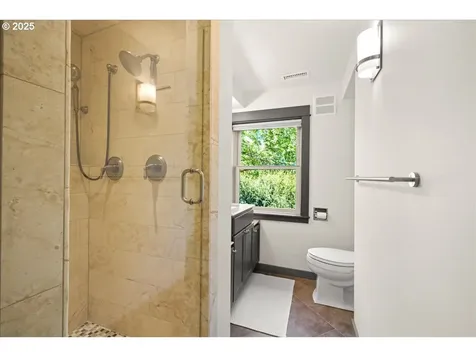 3327 SW Heather Lane Portland OR 97201
