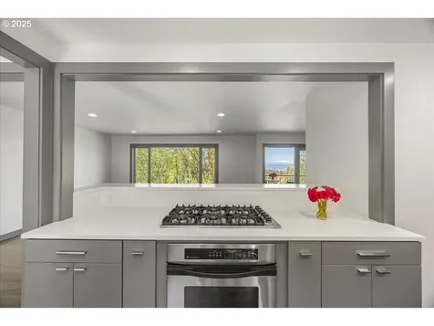 3327 SW Heather Lane Portland OR 97201
