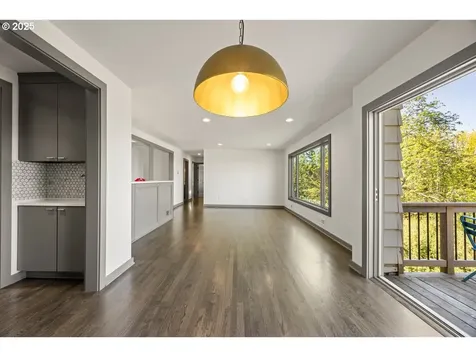 3327 SW Heather Lane Portland OR 97201