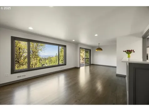 3327 SW Heather Lane Portland OR 97201
