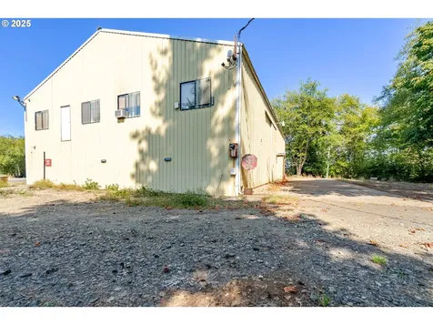 330 S Bay Road Toledo OR 97391