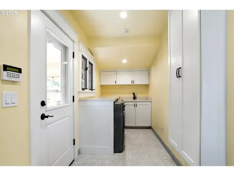 710 W 11th Avenue Eugene OR 97402