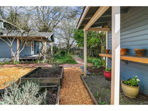 710 W 11th Avenue Eugene OR 97402