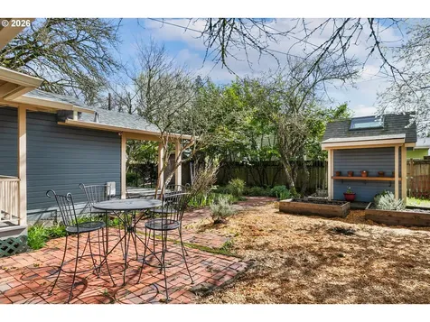 710 W 11th Avenue Eugene OR 97402