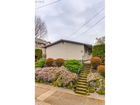 3954 N Borthwick Avenue Portland OR 97227