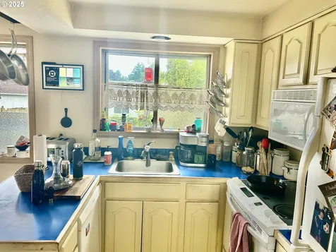 965 NE 22nd Court Gresham OR 97030