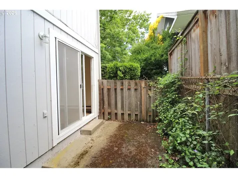 1822 SE Ash Street Portland OR 97214