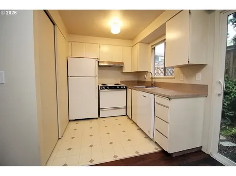 1822 SE Ash Street Portland OR 97214