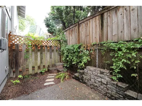 1822 SE Ash Street Portland OR 97214