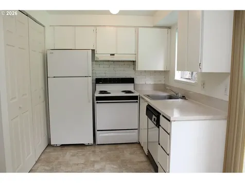 1822 SE Ash Street Portland OR 97214