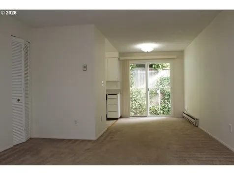 1822 SE Ash Street Portland OR 97214