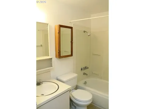 1822 SE Ash Street Portland OR 97214