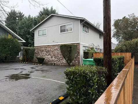 1822 SE Ash Street Portland OR 97214