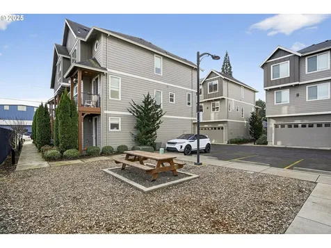 464 NE 3rd Avenue Canby OR 97013