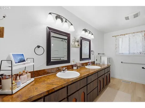5095 SE Roethe Road Milwaukie OR 97267