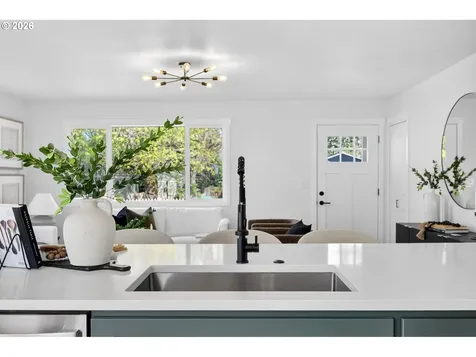 4915 NE 79th Avenue Portland OR 97218