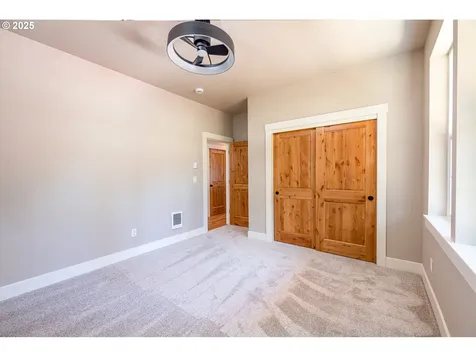 91632 Fir Lane Mckenzie Bridge OR 97413