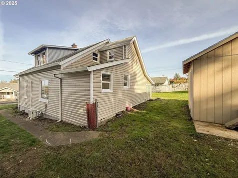 318 Willamette Street Oregon City OR 97045