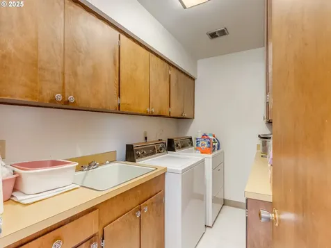 2950 NE Hembree Street Mcminnville OR 97128