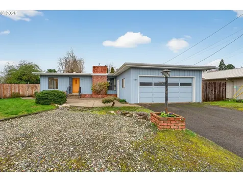 1456 NW Almira Street Roseburg OR 97471