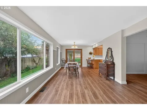 1456 NW Almira Street Roseburg OR 97471