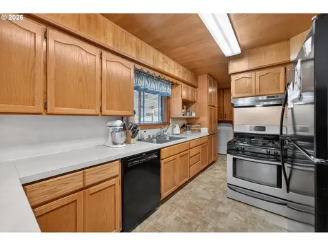 1456 NW Almira Street Roseburg OR 97471