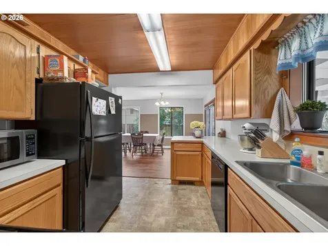 1456 NW Almira Street Roseburg OR 97471