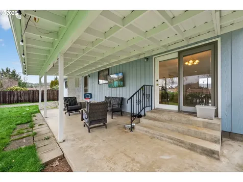 1456 NW Almira Street Roseburg OR 97471