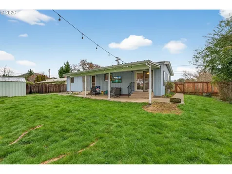 1456 NW Almira Street Roseburg OR 97471