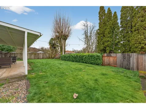 1456 NW Almira Street Roseburg OR 97471