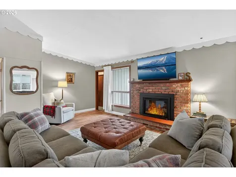 1456 NW Almira Street Roseburg OR 97471