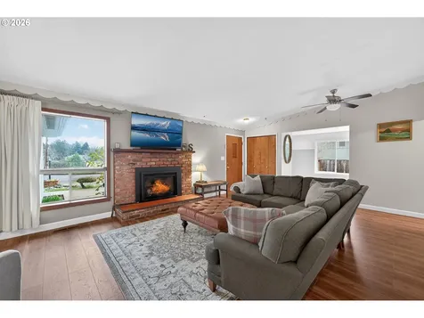 1456 NW Almira Street Roseburg OR 97471
